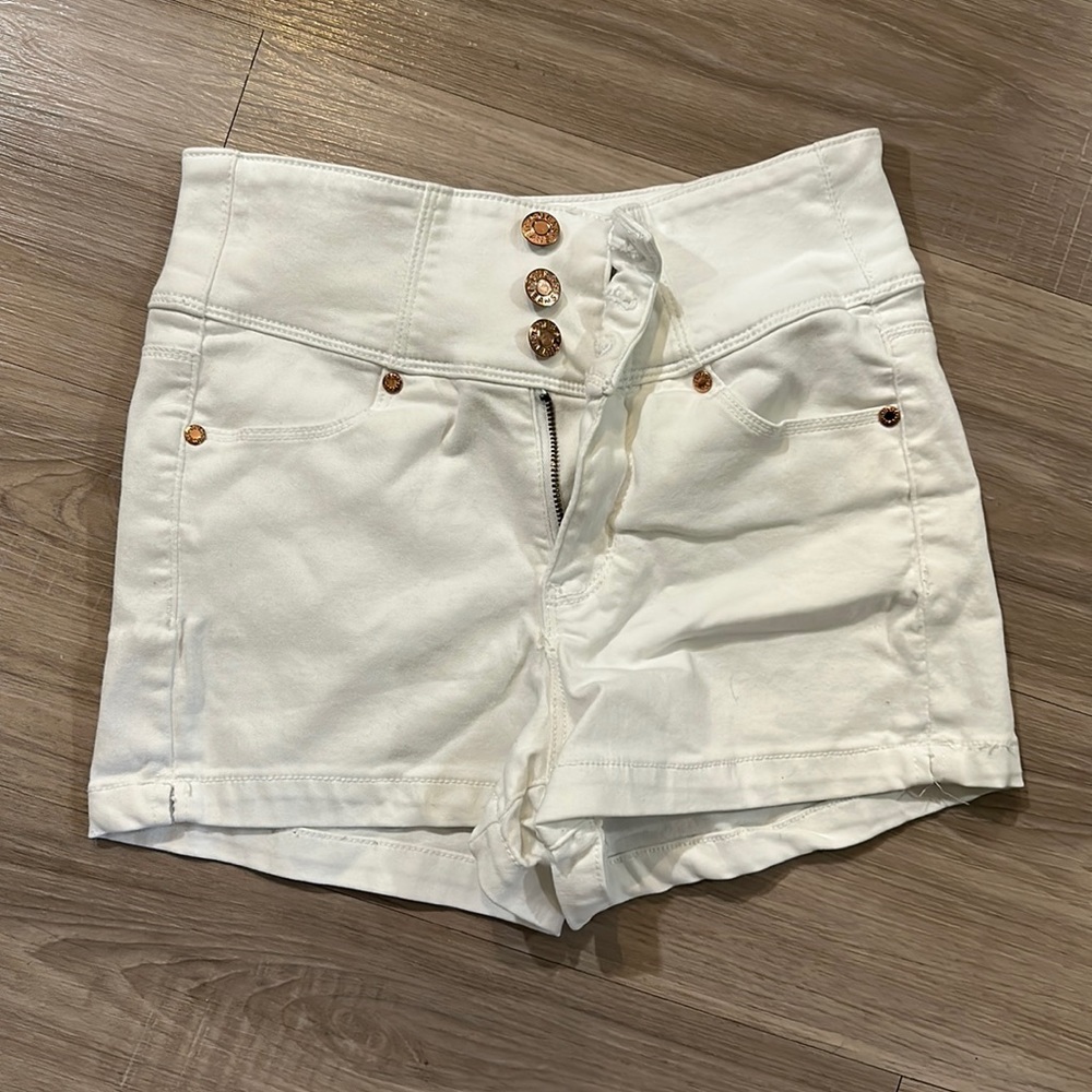 Like new white shorts*